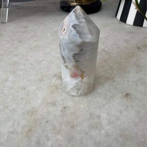 Agate crystal tower point - Picture 2 of 6